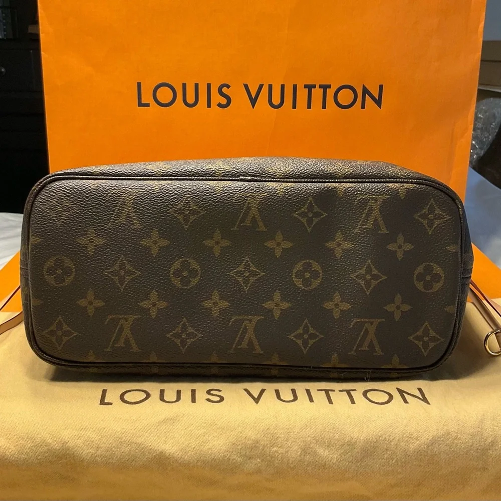 Louis Vuitton Monogram Neverfull PM - Picture 8 of 13